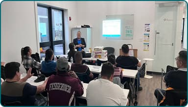 Educación para Adultos image